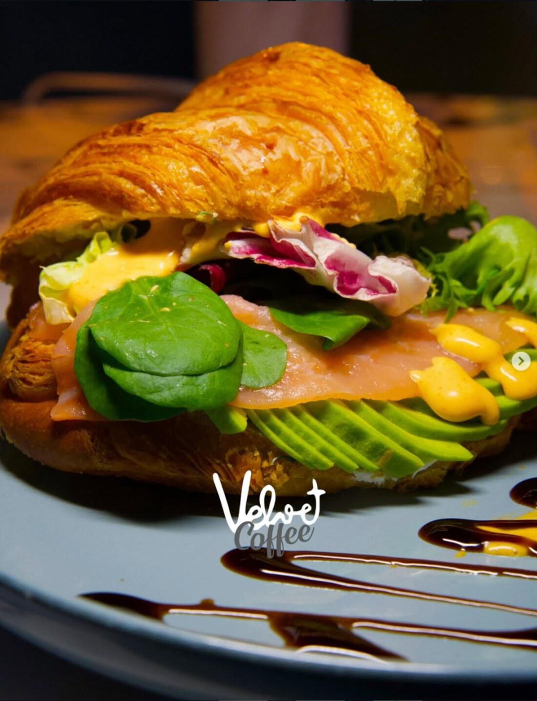 Croissant salé saumon fumé et avocat